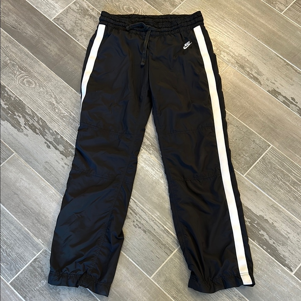 Nike Black Athletic Pants with White Stripes 🍄